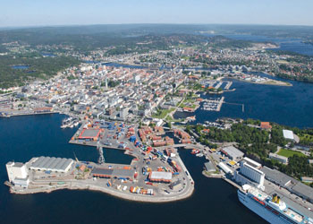 Keltai is Kristiansando Uosto.jpg